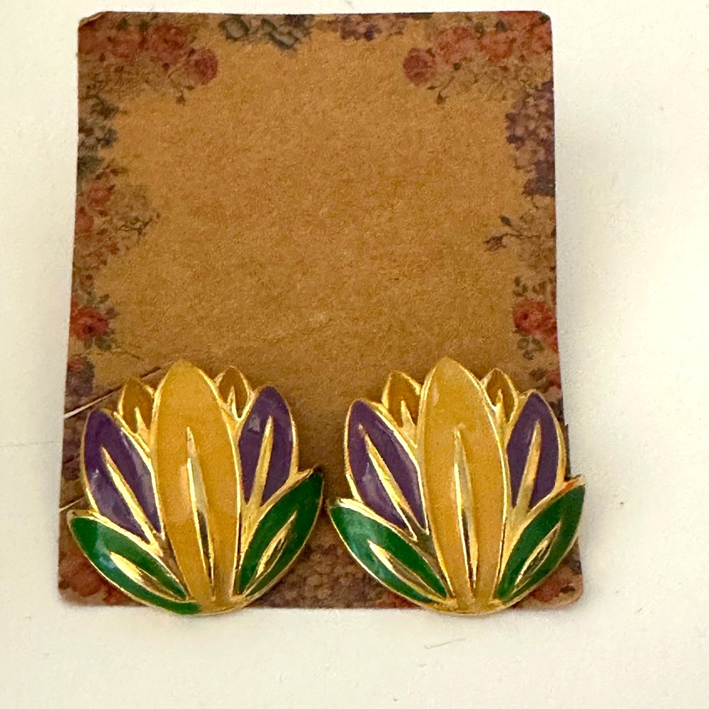 Brand New vintage lotus flower enamel earrings.